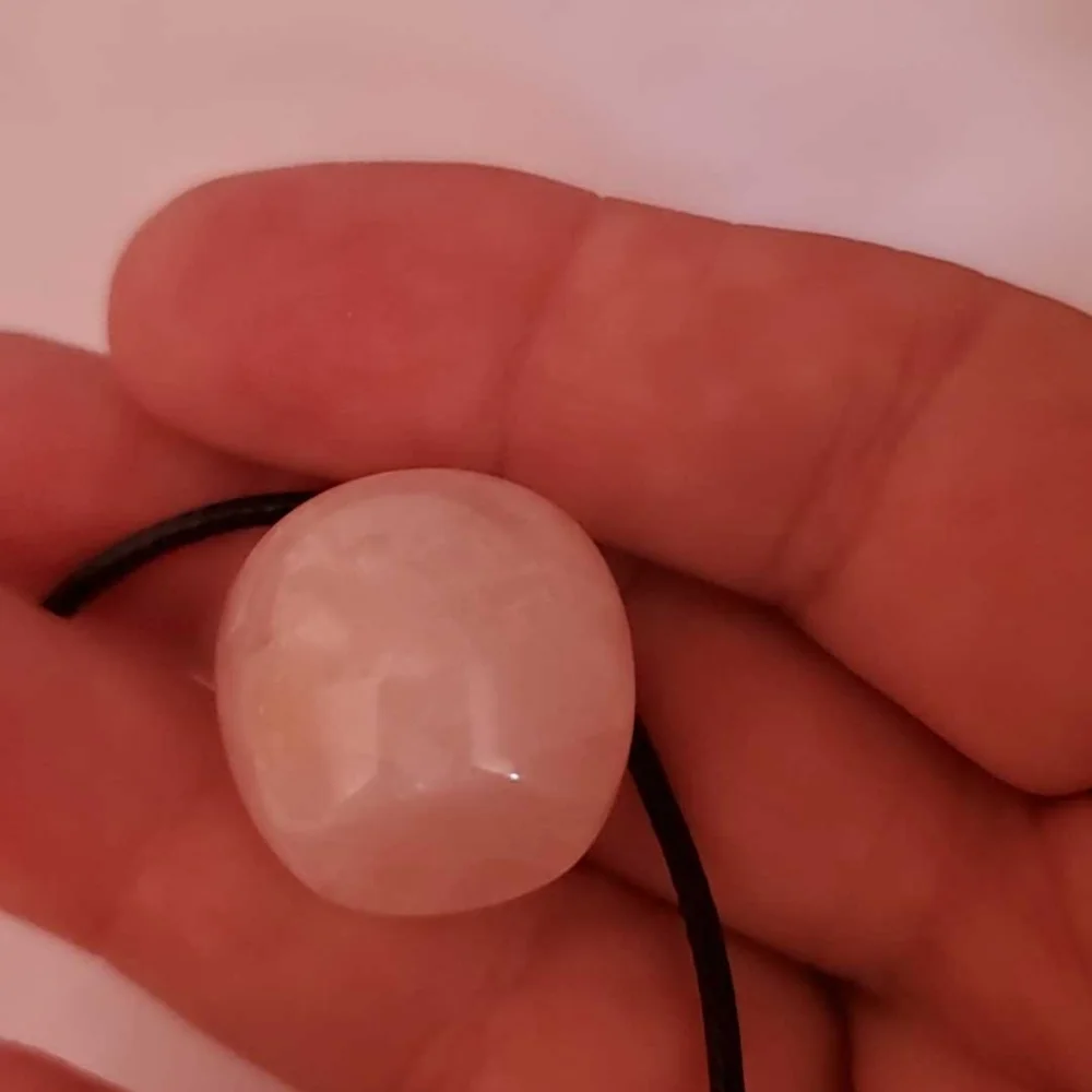 NWT 100% Natural Pink ROSE QUARTZ Crystal 20mm Apple 18